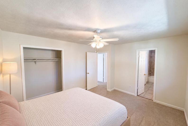 Photo 4 of 20 of 5807 Cobbrook Dr, Ellenwood, GA
