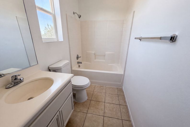Photo 22 of 28 of 3147 W Lingard St, Lancaster, CA