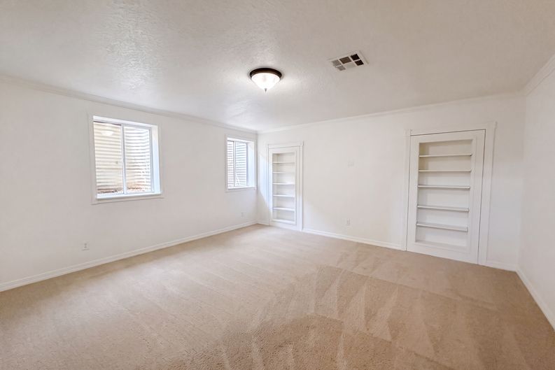 Photo 13 of 29 of 9809 Buckeye St NW, Albuquerque, NM