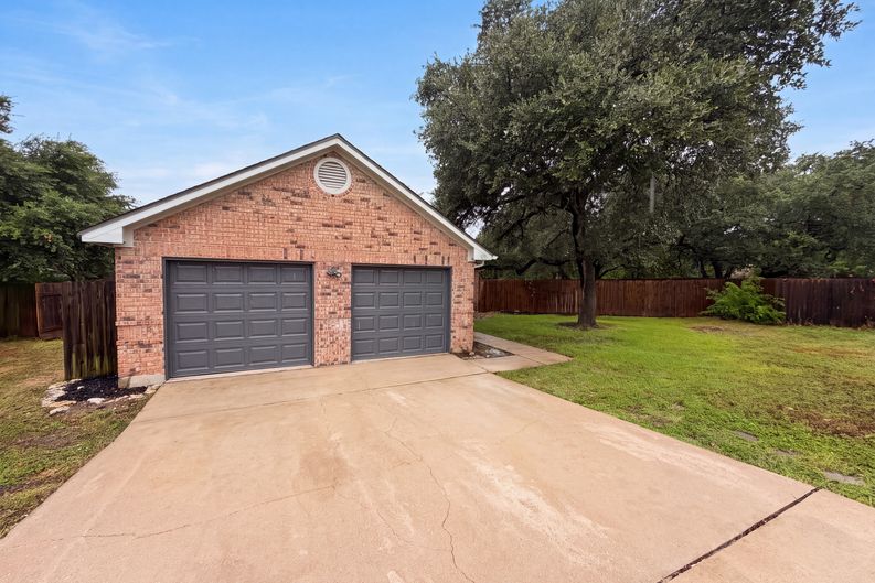 Photo 21 of 24 of 1517 River Oak Dr, Leander, TX
