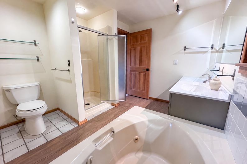 Photo 14 of 29 of 4510 SW 244th St, Vashon, WA