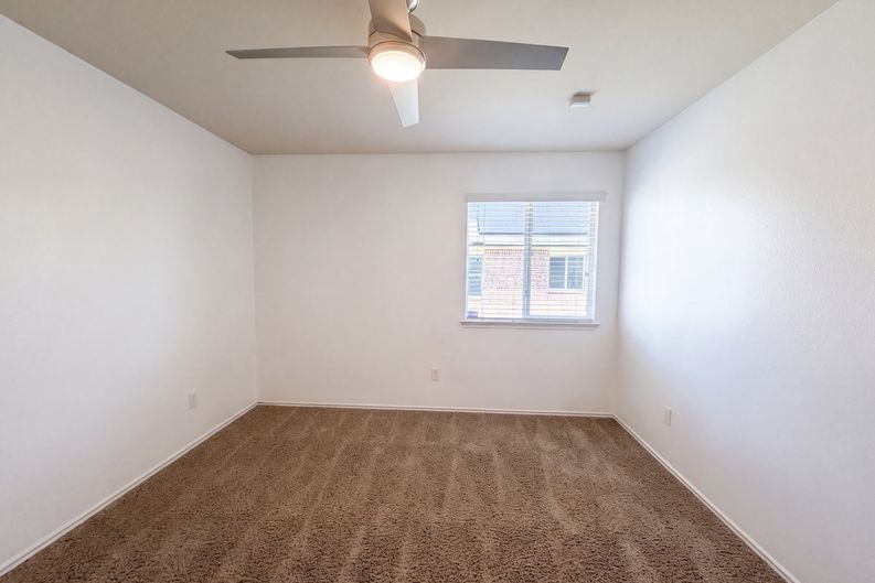 Photo 9 of 18 of 9301 Cricket Dr, Killeen, TX