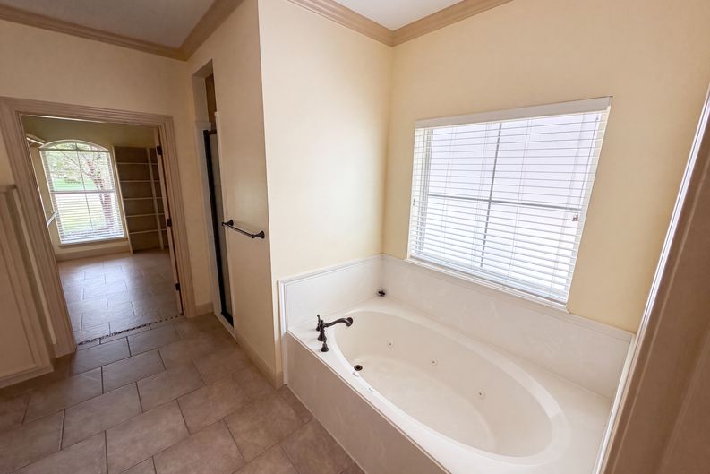 Photo 18 of 24 of 7945 Laurelwood St, Beaumont, TX