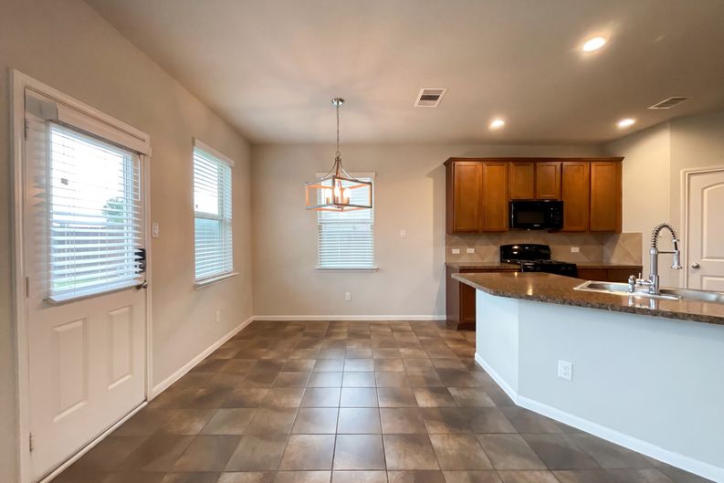 Photo 8 of 20 of 10310 Lake Huron Dr, Humble, TX