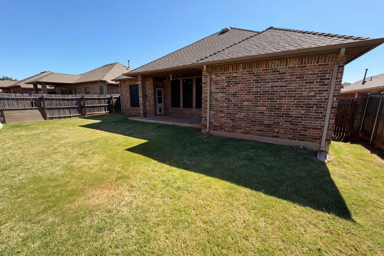 Photo 15 of 16 of 15941 Sky Run Dr, Edmond, OK