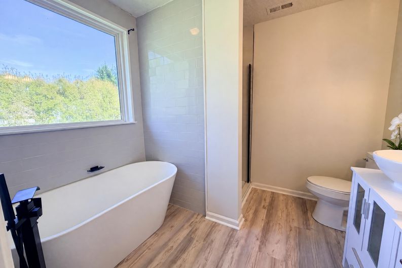 Photo 15 of 18 of 6032 Briggs Dr, Charlotte, NC