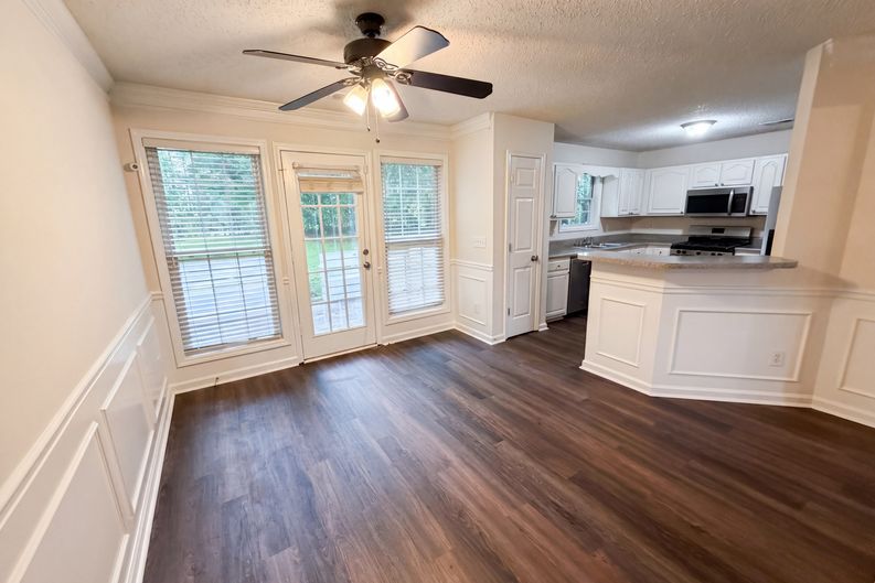 Photo 11 of 34 of 215 Twin Brook Way, Lawrenceville, GA