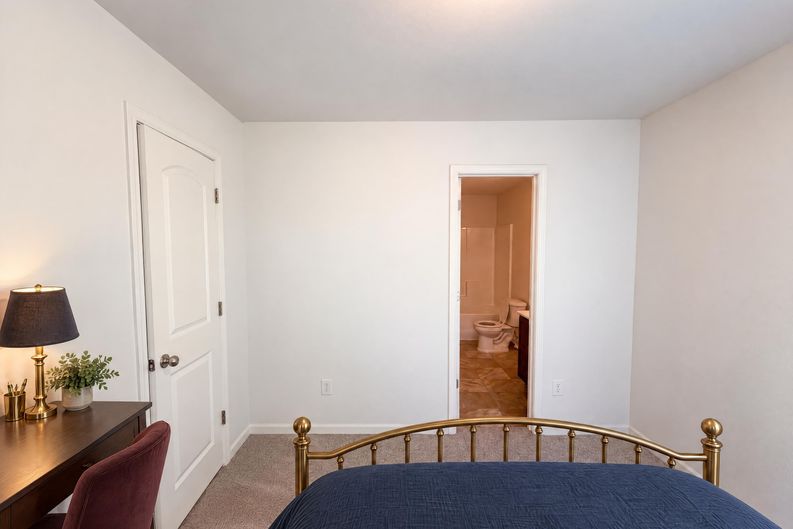 Photo 10 of 23 of 411 Sandybrooke Dr, High Point, NC