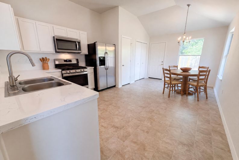 Photo 9 of 23 of 7435 Kennemer Dr, Humble, TX