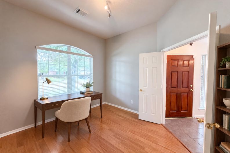 Photo 32 of 41 of 11810 White Water Bay Dr, Pearland, TX