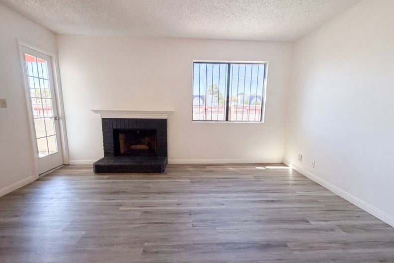 Photo 8 of 23 of 1701 E Katie Ave, Las Vegas, NV