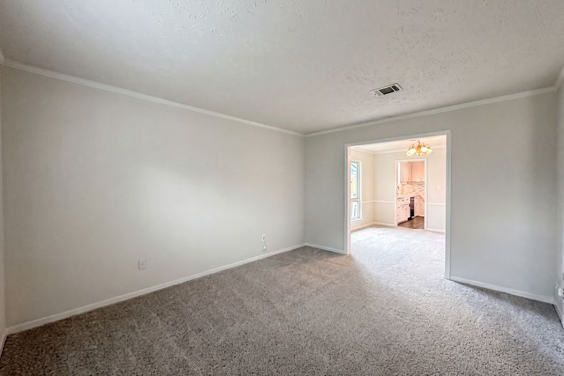 Photo 6 of 18 of 2503 Whispering Springs Dr, Spring, TX