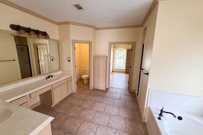 Photo 16 of 24 of 7945 Laurelwood St, Beaumont, TX