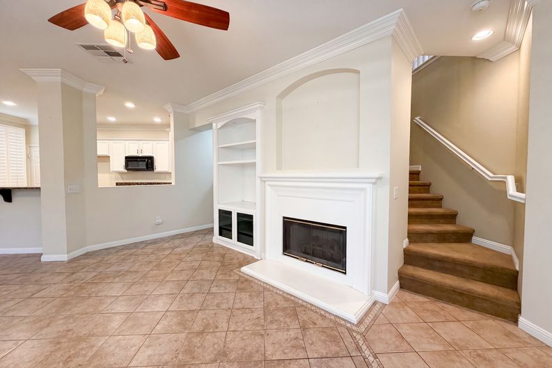 Photo 8 of 26 of 29202 Cowboy Ct, Valencia, CA