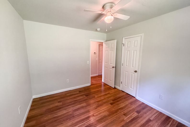 Photo 11 of 18 of 102 Hayworth Ave, Clinton, SC