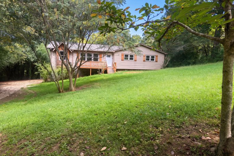 Photo 15 of 56 of 4676 Fairway Dr, Pinson, AL