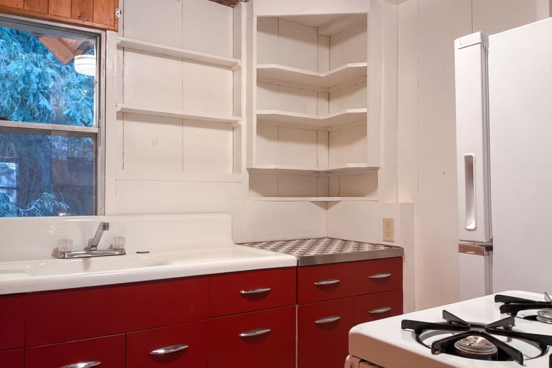 Photo 6 of 20 of 23679 Hillside Dr, Crestline, CA