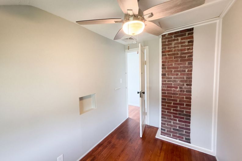 Photo 9 of 20 of 5125 S Walcott St, Indianapolis, IN