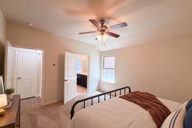 Photo 5 of 16 of 5558 Yarborough Dr, Forney, TX