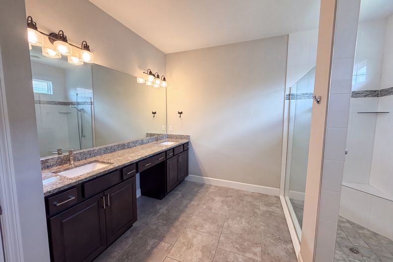 Photo 12 of 28 of 1011 Victoria Hills Dr S, Deland, FL