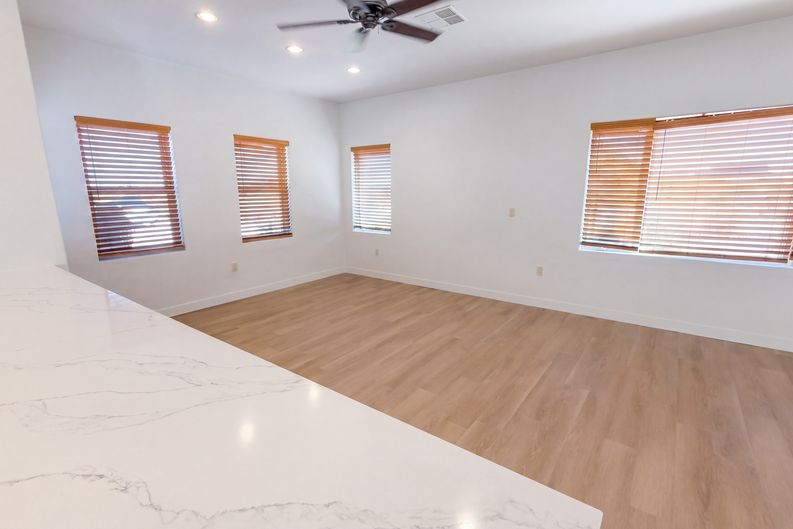 Photo 10 of 66 of 51340 W Iver Rd, Aguila, AZ