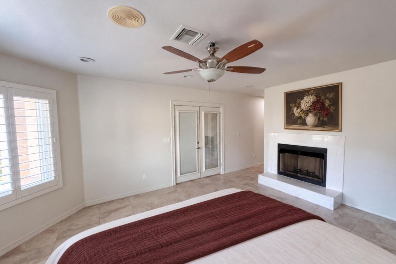 Photo 12 of 36 of 10240 E Cochise Dr, Scottsdale, AZ