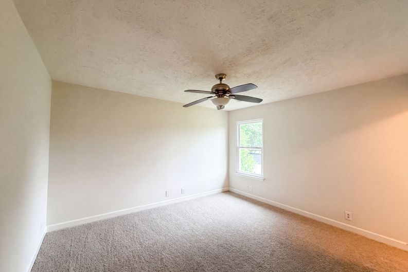 Photo 12 of 25 of 1223 California Dr, Murfreesboro, TN