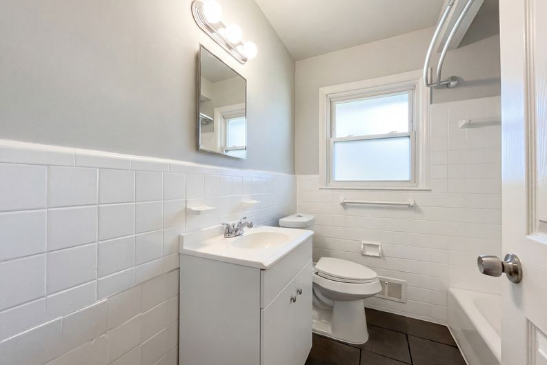 Photo 6 of 19 of 29212 Ursuline St, Saint Clair Shores, MI