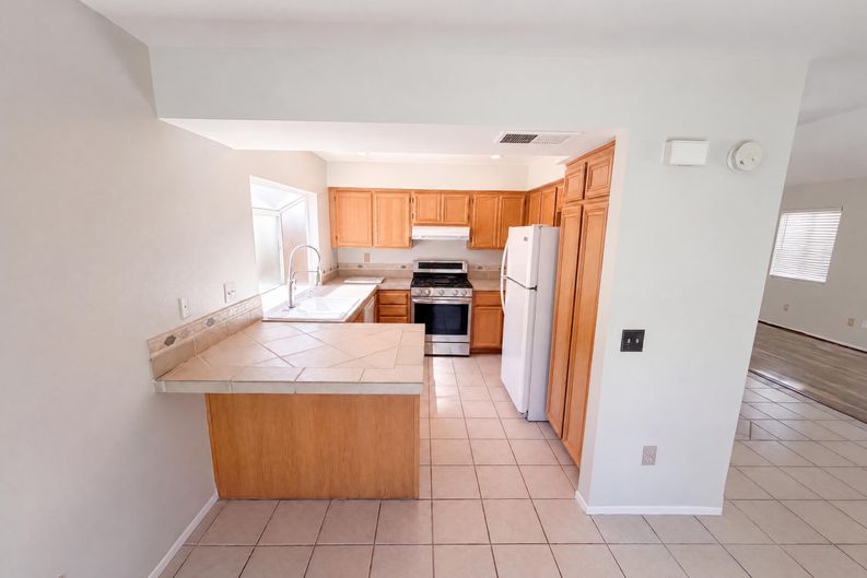 Photo 8 of 17 of 961 Verona Ave, San Jacinto, CA