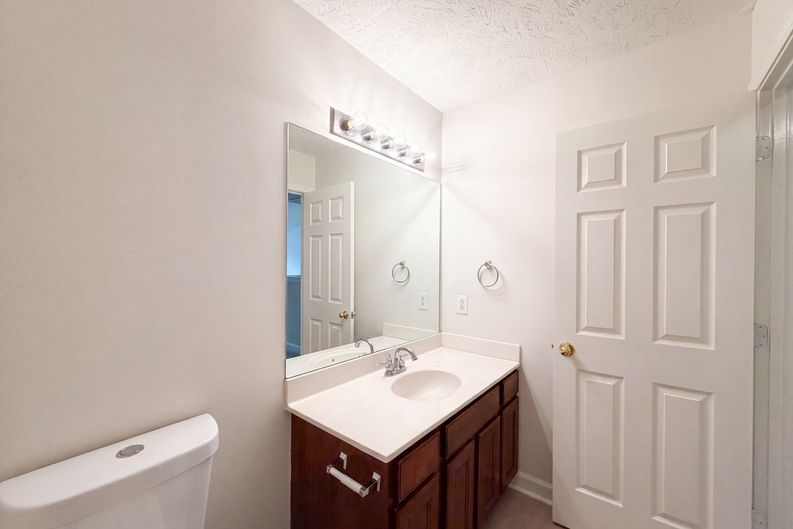 Photo 14 of 25 of 1223 California Dr, Murfreesboro, TN