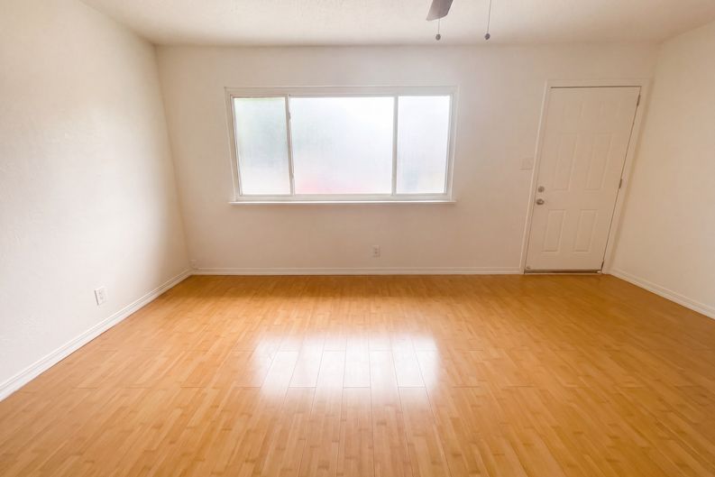 Photo 6 of 21 of 6920 Briggs Dr, Sacramento, CA