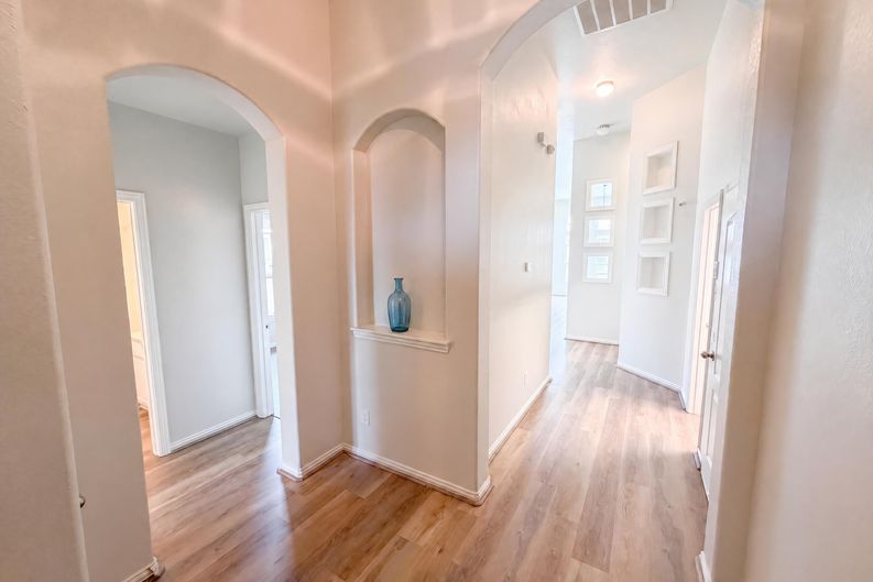 Photo 8 of 25 of 7820 Amber Ct, Texas City, TX