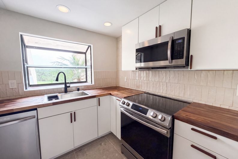Photo 8 of 22 of 3625 Avocado Village Ct, La Mesa, CA