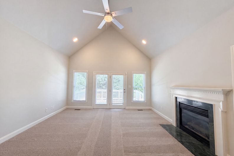 Photo 3 of 23 of 212 Timberlane Dr, Belmont, NC