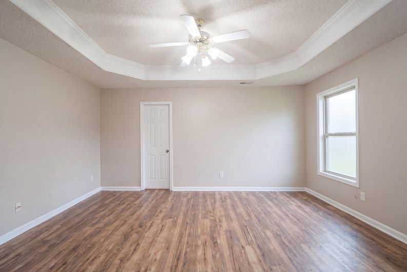 Photo 4 of 19 of 223 Williston Dr, Huntsville, AL