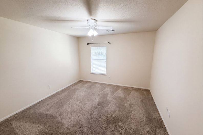 Photo 20 of 25 of 19401 Atasca Oaks Dr, Humble, TX