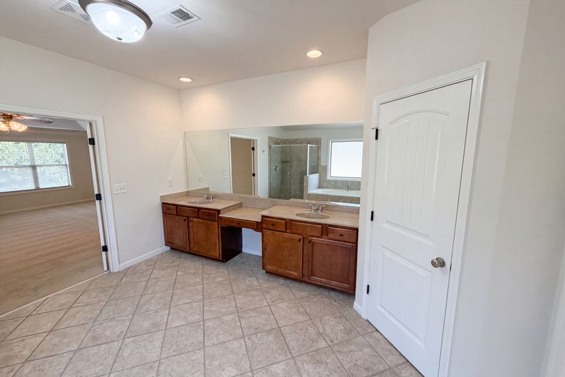 Photo 37 of 51 of 1481 Azalea Brook Dr, Lawrenceville, GA