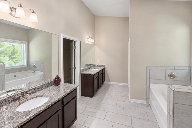 Photo 9 of 22 of 108 Jacobs Ln, Loganville, GA