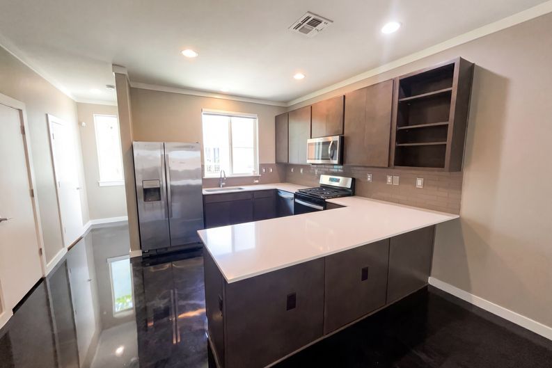 Photo 6 of 21 of 330 Clay St, San Antonio, TX