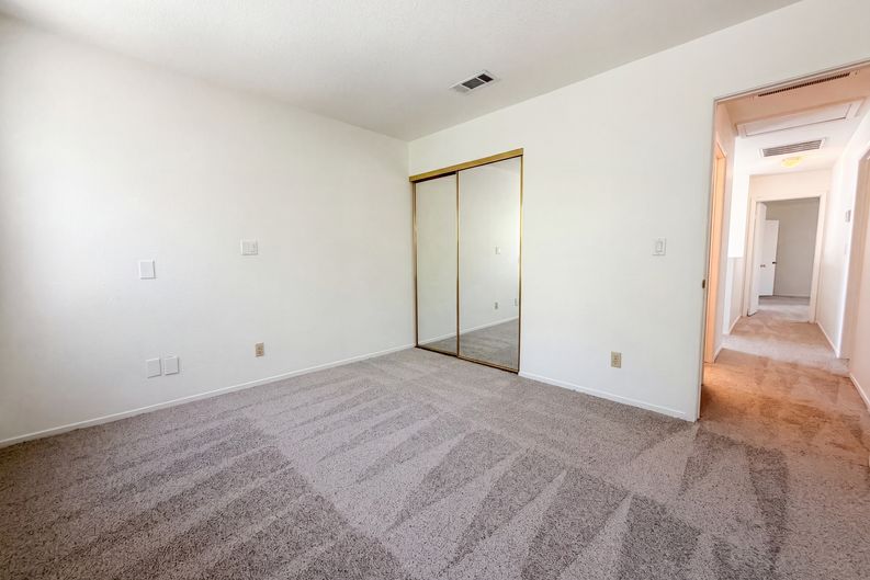 Photo 17 of 28 of 2801 Autumn Haze Ln, Las Vegas, NV
