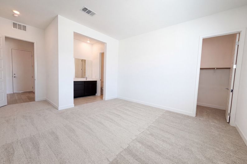 Photo 18 of 32 of 8289 Warbonnet Way, Las Vegas, NV