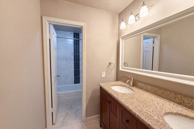 Photo 16 of 19 of 1533 Parkside Trl, Lewisville, TX