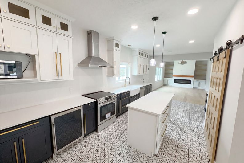 Photo 10 of 28 of 12825 Clifford Cir, Carmel, IN