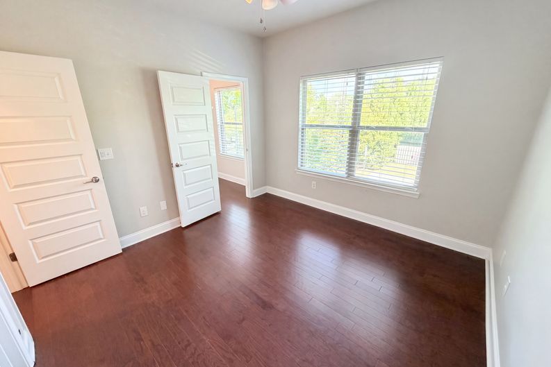 Photo 13 of 24 of 10555 Naramore Ln, Alpharetta, GA