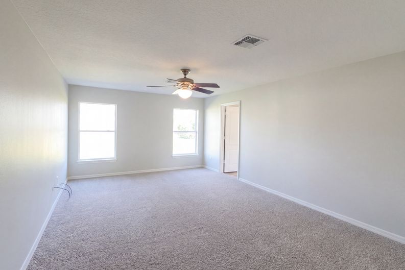 Photo 11 of 25 of 457 Marathon Ln, Sanford, FL