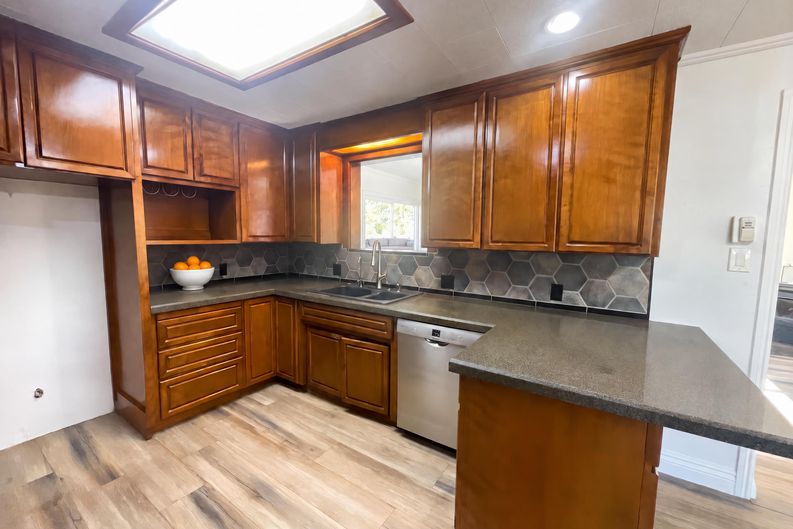 Photo 13 of 29 of 3450 Sierra View Ln, Sacramento, CA