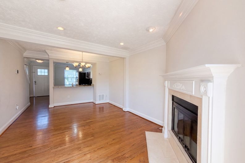 Photo 15 of 57 of 8769 Kanawha Ct, Lorton, VA
