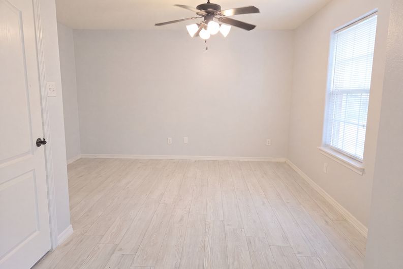 Photo 12 of 26 of 2116 S 6th St, McAllen, TX