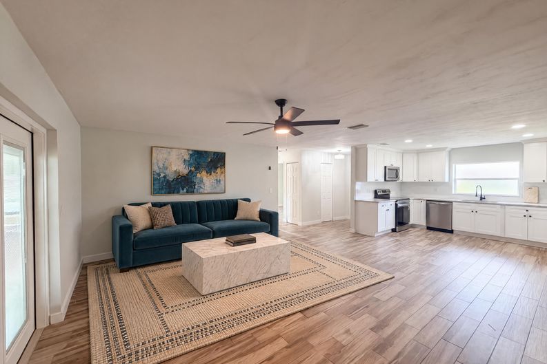 Photo 9 of 20 of 789 Little Pine Dr, South Daytona, FL
