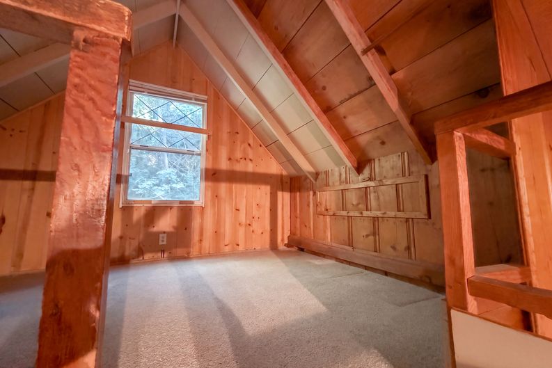 Photo 14 of 20 of 23679 Hillside Dr, Crestline, CA